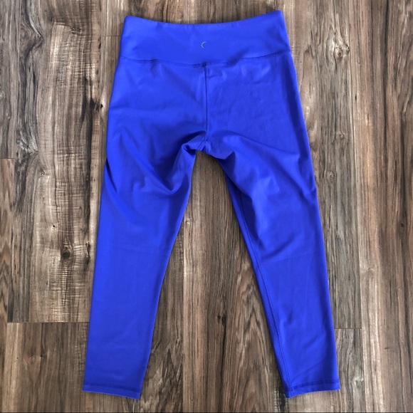 🦊 Hi-Rise Zyia 7/8 Legging - Picture 5 of 8